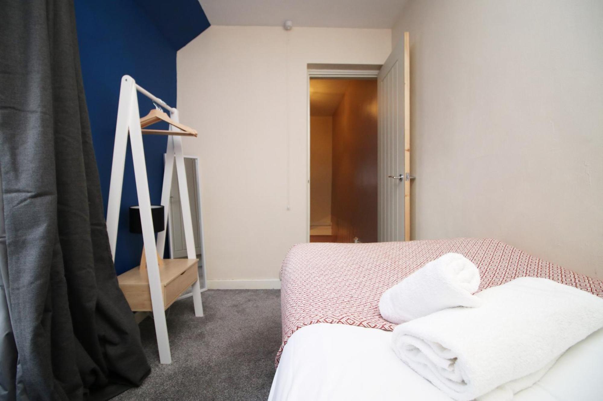 Cosy 3Br Home, Scenic Views, Ideal For Walks & Work Abertillery المظهر الخارجي الصورة