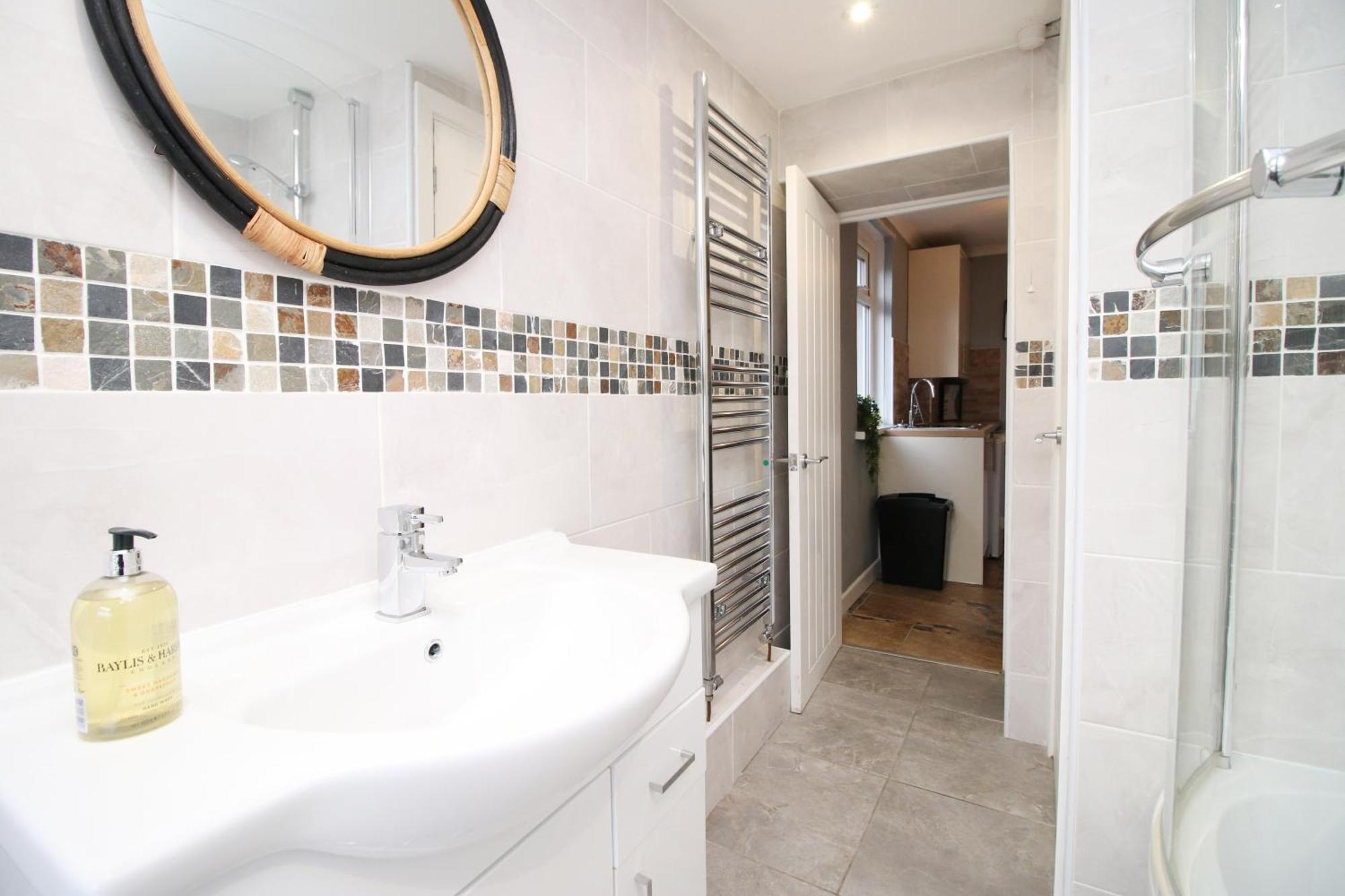 Cosy 3Br Home, Scenic Views, Ideal For Walks & Work Abertillery المظهر الخارجي الصورة