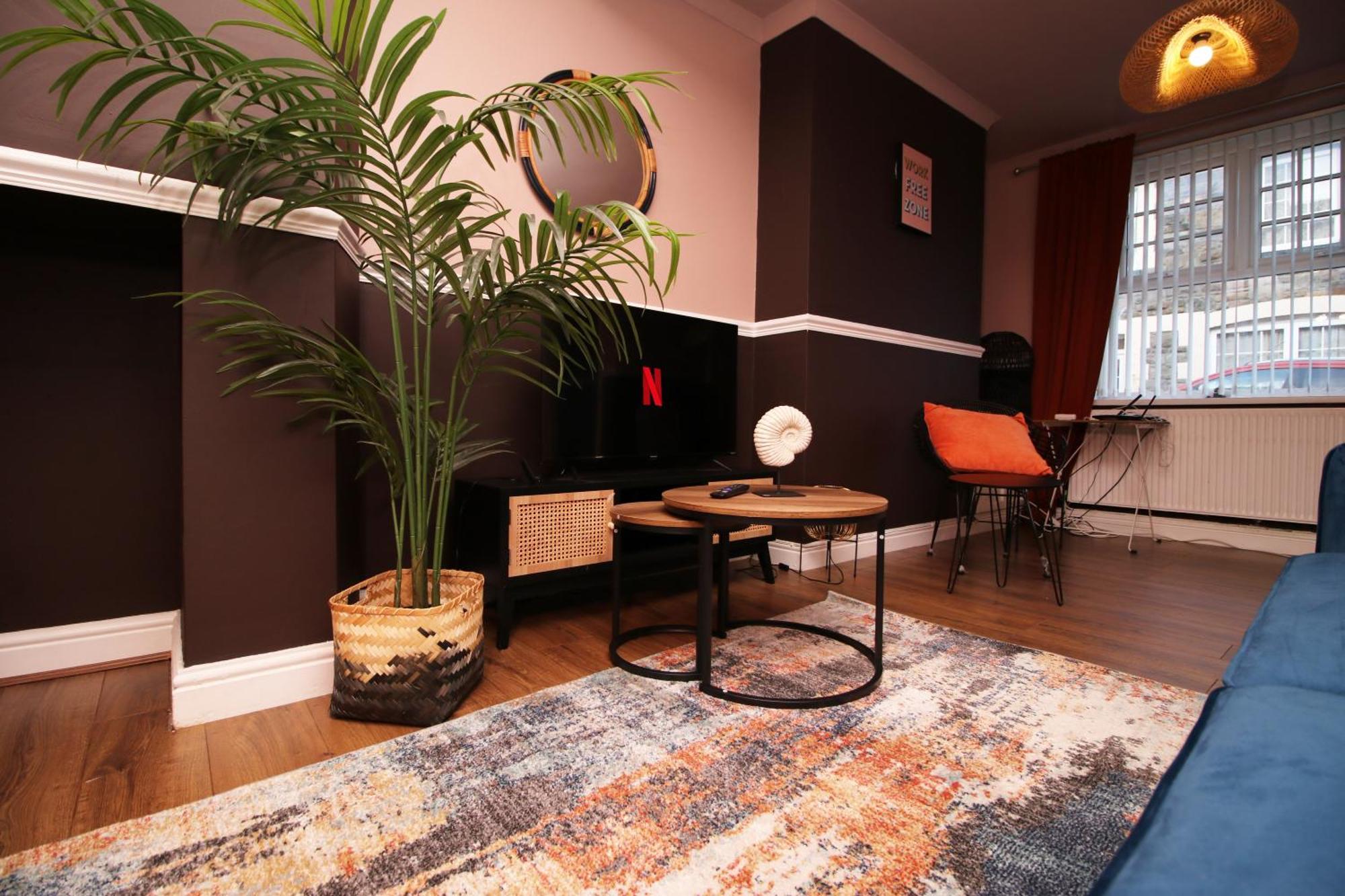 Cosy 3Br Home, Scenic Views, Ideal For Walks & Work Abertillery المظهر الخارجي الصورة
